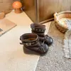 Botas Chelsea Femininas com Laço de Borboleta Sapatos Simples de Camurça para Bebê Outono 2026 Novos Sapatos Simples Botas Curtas Estilosas Infantis Coreanas