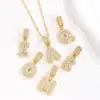 Colar Letra Inglesa Completo em Diamante Doce de Rocha Popular para Jardim de Infância Conjunto de Flores Letras de Cobre com Zircônia Banhado a Ouro Real Lote