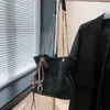 Bolsa de Ombro Casual Retro Simples Personalizada Bolsa Feminina Tendência Inverno 2025 Nova Moda Bolsa Tote Transversal