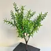 Manos de plantas verdes artificiales para proyectos de decoración suave de habitaciones modelo de casa de huéspedes y hotel, decoración de pared de fondo, césped artificial al por mayor