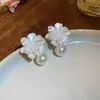 Pendientes Colgantes de Flor de Resina Perla Aguja de Plata Pequeños Frescos Lujo Ligero Tachuelas de Oreja de Gama Alta Dulce Diseño Accesorios para Orejas para Mujeres