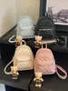 Mochila feminina simples e versátil transfronteiriça, nova bolsa estilosa de ombro duplo outono 2026, mochila escolar para estudantes, bolsa casual para o dia a dia da mulher