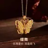 Collar de Cadena para Clavícula con Colgante de Mariposa Calada Hueca Tridimensional de Doble Capa de Oro de Arena Vietnamita Tendencia Nacional para Mujer Cadena de Clavícula Venta al por Mayor