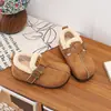 Zapatos Birkenstock para Niñas Suela Suave Zapatos de Algodón para Niños 2025 Otoño/Invierno Nuevo Estilo Zapatos de Piel Engrosados con Terciopelo Suela Suave Zapatos de Algodón Cálidos