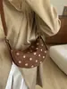 Bolsa de Axila Suede com Bolinhas Estilo Coreano Bolsa de Mão Versátil Simples Bolsa de Ombro Bolsa de Ombro Única Feminina Atmosférica Outono/Inverno