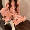 Transmisión en vivo del mismo traje cálido de forro polar color coral melocotón con estampado, ropa de casa gruesa y cálida para el tiempo libre, pijama de oso