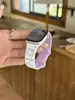Pulseira de Silicone Gravada a Laser na Cor Katie Adequada para Apple Watch Iwatch12 Geração 11/10Ultra
