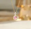 Nuevo collar cuadrado pequeño colorido de circonio completo, elegante, chapado en cobre con oro real, moda de alta gama, lujo ligero, versátil, directo del fabricante