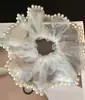 Scrunchie de Malla Bordada con Perlas Estilo Hepburn Lazo Pequeño para el Cabello Estilo Chanel Accesorio para Cola de Caballo Venta al por Mayor
