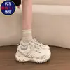 Sapatos Casuais Respiráveis de Malha com Solado Grosso Retrô Color Block Moda Feminino 2026 Verão Novo Leve para Caminhada Esportiva