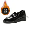 Zapatos Negros de Piel Estilo Nuevo Primavera Temprana 2026 con Aumento Oculto de Altura para Mujer, Mocasines Camelia Estilo Británico sin Cordones de Suela Gruesa