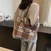 Bolso de Lana a Cuadros de Gran Capacidad para Mujer 2025 Otoño e Invierno Nuevo Bolso de Hombro Textura Retro Bolso de Hombro Tipo Cubo para Viajes