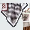 Pañuelo cuadrado de terciopelo de doble cara, dos tonos, estampado de leopardo, de alta gama, vintage de los 90, chal cálido para mujer, pañuelo de cuello de lujo ligero
