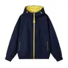 Moletom com zíper bicolor para homens, marca moderna nova primavera/outono 2026, jaqueta com capuz versátil esportiva casual solta