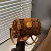 Bolsa de Moda Retro de Nicho para Mulheres Inverno 2025 Nova Bolsa Simples Casual Tipo Almofada Bolsa de Ombro Tendência Coreana