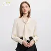 Camisa Larga Beige de Manga Larga con Lazos, Moda Primavera/Verano, Versátil y Exquisita, Anti-Arrugas, Amigable con la Piel, Conjunto Profesional de Camisa para Mujer con Falda Negra a Mitad de Pierna