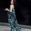 Vestido de tirantes estampado azul para mujer, sensación de lujo ligero y alta gama, estilo de verano, estilo francés, entallado en la cintura, floral, vestido largo de vacaciones