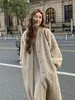 Casaco Mao Mao Ecológico Pelo Integrado Preço Especial Listrado Veludo Sintético de Visão Feminino 2025 Inverno Novo Casaco Longo