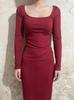 Vestido Kardashian Pure Desire de otoño 2023 con falda larga, cuello en U, ribete elástico, corte entallado y manga larga para mujer