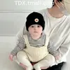 Gorros para Bebé para Otoño e Invierno Etiqueta Redonda Coreana con Letras para Niños y Niñas, Gorros Cálidos de Lana para Bebés de Pocos Meses, Gorros con Protección para las Orejas