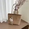 Bolso Retro de Gran Capacidad Transfronterizo para Mujer Verano 2026 Nicho Versátil Bolso Tote para Viajes Cotidianos Bolso de Hombro de Moda de Gama Alta