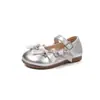 Nuevos Zapatos Infantiles Otoño 2025 Niñas Zapatos Individuales de Princesa con Lazo de Pedrería para Niños Medianos y Grandes, Zapatos de Cuero de Boca Baja Modernos