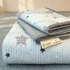 Funda de Cama Cálida Engrosada Juego de Tres Piezas Vellón de Leche Temporada de Otoño e Invierno Protector de Cama Cubierta de Cama Más Terciopelo Simple para Cama Cubierta Protectora