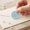Suministro directo de fábrica de pegatinas de cera para sellar con relieve de concha con respaldo adhesivo para invitaciones hechas a mano y cajas de regalo, suministro a granel de etiquetas de cera para sellar