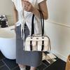 Nuevo Bolso Almohada de Moda Retro para Mujer de Otoño Temprano Bolso de Mano y Hombro Nuevo de Otoño 2025 para el Trabajo y el Viaje