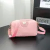 Bolsas al por mayor para comercio transfronterizo 2025 Modelo Nuevo Patrón de Ola Bordado Decoración de Mariposa Bolsa Cuadrada Pequeña Ancha