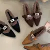 Zapatos Mary Jane de ante con punta fina estilo coreano, hebilla metálica y correa única, nueva colección otoño/invierno 2025 para mujer, bailarinas mullidas de punta baja
