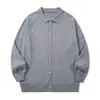 Camisa polo da moda Rumeng estilo japonês com mangas raglã, design de malha simples para homens, corte solto, adequada para casais e versátil para uso casual no outono