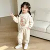 Conjunto de Otoño para Niñas con Estampado de Osito, Suavidad Lechosa, Cuello de Encaje, Sudadera con Capucha de Manga Larga, Pantalones Jogger Sueltos, Conjunto de Dos Piezas para Niñas