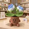 Adorno de Planta en Maceta Rosa Tejido a Mano Lindo con Manos y Pies Flor de Hilo Maceta Muñeca Decoración Creativa de Escritorio