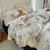 Estampado floral pequeño, terciopelo de leche grado A, juego de ropa de cama de cuatro piezas con ribete de encaje, adecuado para otoño e invierno, incluye sábana plana, sábana ajustable y funda de edredón, para uso doméstico