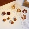 Nuevos pendientes geométricos de ámbar con accesorios Maillard, otoño e invierno, de alta calidad, de lujo, retro, marrón.