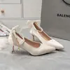 Otoño 2026 Nuevo Estilo Zapatos de Tacón Apuntado para Dama de Honor Tacones Altos de Noche Zapatos Blancos de Satén para Novia Zapatos Principales de Boda