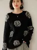 Suéter de cachemira pura para mujer, grueso, con patrón de camelia, cuello redondo, capa interior cálida, top de punto moderno y casual
