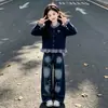 Conjunto de Menina Primavera e Outono 2026 Novo Casual Menina Estilo Coreano Crianças Médias e Grandes Blusão Color Block Jeans Grafite Tendência
