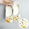 Accesorios para zapatos Croc, piezas para armar tú mismo, flores metálicas tridimensionales de lujo ligero con diamantes y perlas, hebillas de zapato desmontables, decoración de superficie de zapato