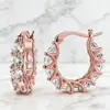 Nuevos aretes de cobre de Yanbai estilo minimalista europeo y americano con incrustaciones de circonita, ofreciendo un diseño de alta gama, nicho, elegante, de lujo ligero, moderno y único.