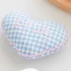 Broche de Peluche de Dibujos Animados Muñeca de Gato Linda Accesorios para Muñecas Colgante de Bolsita Corazón de Durazno Pines DIY Accesorios Accesorios