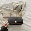 Otoño 2026 Nuevo Bolso de Cadena Acolchado de Diamantes Bolso de Hilo Bordado para Mujer Bolso de Hombro Único Textura de Alta Calidad Bolso Cuadrado Pequeño Versátil Estilo Pequeño Chanel