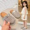 Meias-sandálias fechadas estilo Birkenstock para meninas, Novas sandálias de pescador vazadas trançadas em rede estilo francês de verão, Chinelos da moda estilo coreano