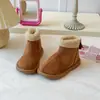 Botines cortos para niña, forrados de felpa para abrigar, botas estilo Martin, zapatos de invierno para niños, botas de algodón, zapatos de otoño e invierno, botas de nieve antideslizantes para niñas pequeñas