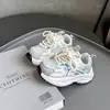Tênis Infantis 2025 Outono Novo Sapatos Respiráveis Sapatos Casuais de Meninos Sapatos para Crianças Grandes Sapatos de Corrida para Estudantes