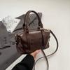 Bolso Satchel Casual para Viajero Urbano Bolso Boston para Mujer Verano 2025 Nueva Textura Letra en Relieve Bolso Bandolera