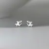 Pendientes de tachuela de tiburón pequeño esmerilado de plata de ley S925 Nalan Pequeños Exquisitos Dulces Geniales Pendiente Unisex M08208