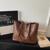Bolso de axila transfronterizo de gran capacidad para mujer, bolso de hombro versátil vintage nuevo 2026, popular para el trabajo y los desplazamientos, bolso tote