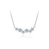 Collar romántico de pétalos de flor de cerezo para mujer, con diamantes brillantes, moderno, de lujo, estilo nicho, de alta gama, con cadena de clavícula de estilo frío.